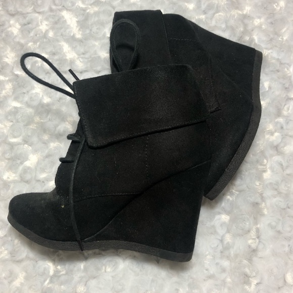 Mossimo Black Wedge Tie Up Booties Size 6 - Picture 3 of 4
